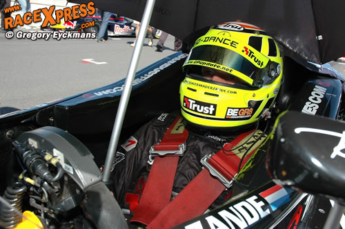 Renger van der Zande in de cockpit van zijn F3